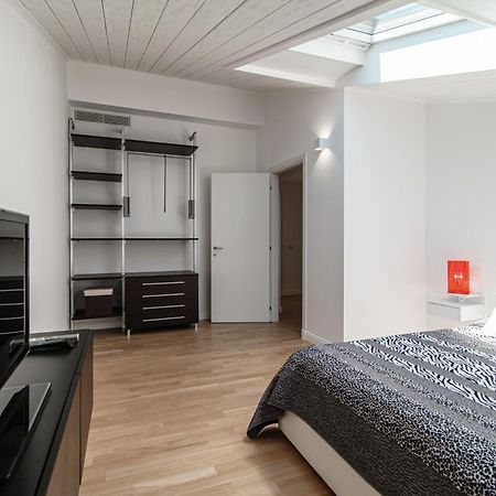 Attic 64 - The House Of Travelers Apartment Комо Екстериор снимка