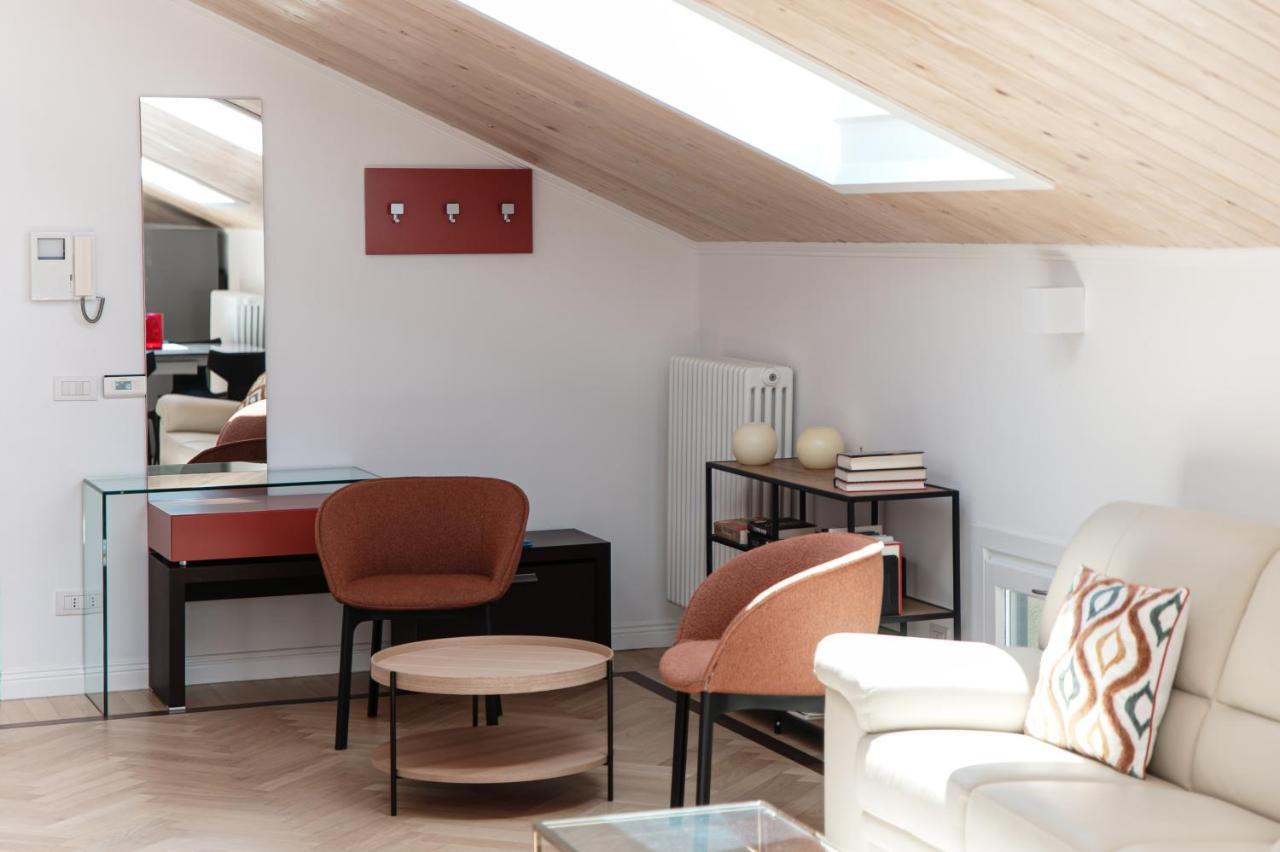 Attic 64 - The House Of Travelers Apartment Комо Екстериор снимка