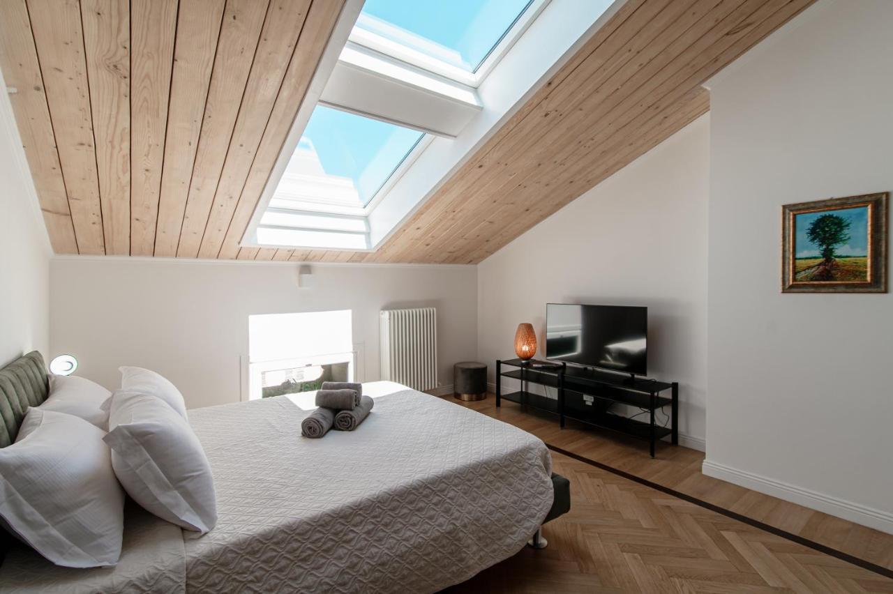 Attic 64 - The House Of Travelers Apartment Комо Екстериор снимка