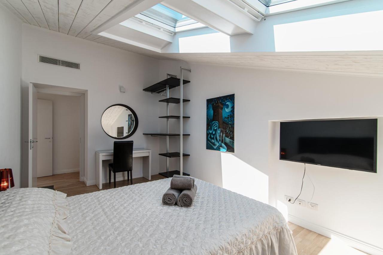 Attic 64 - The House Of Travelers Apartment Комо Екстериор снимка